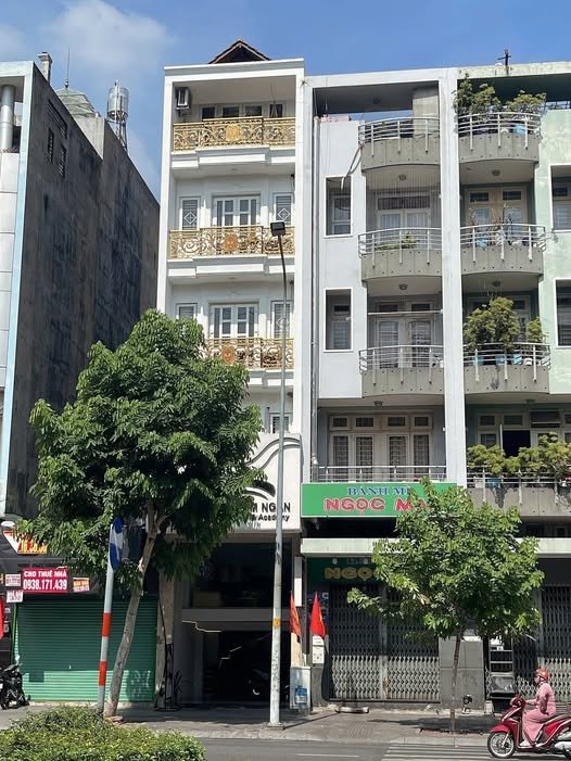 Nhà Phố Kinh Doanh Mặt Tiền Phan Xích Long, Phú Nhuận - 64m², 6 Tầng, 39 Tỷ