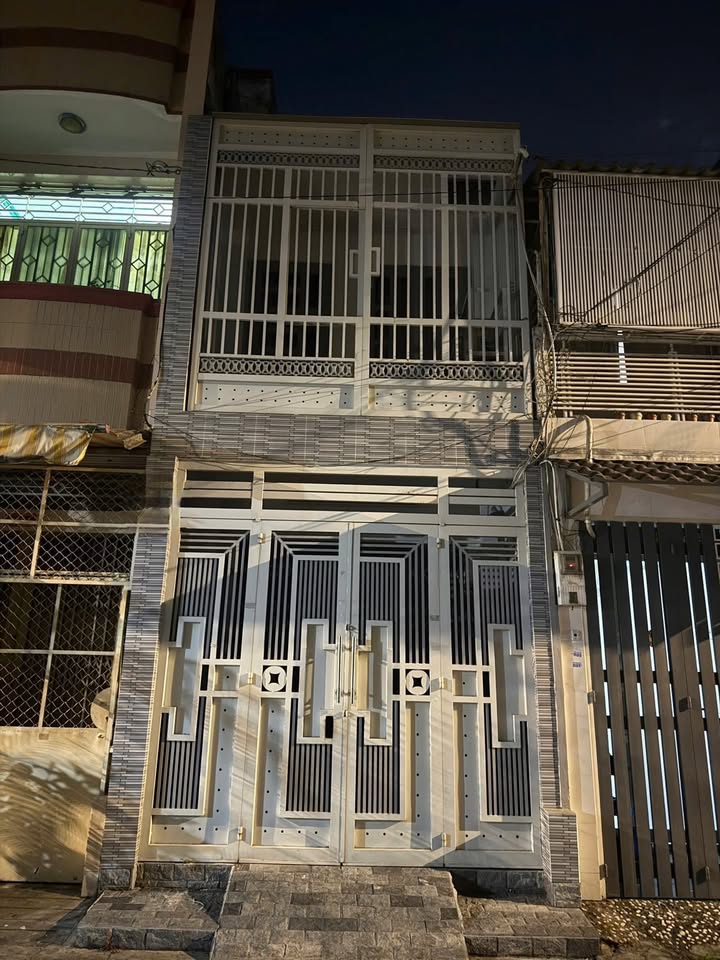 Nhà riêng Lạc Long Quân Q11 35m² giá 5 tỷ - Ô tô vào tận nhà!