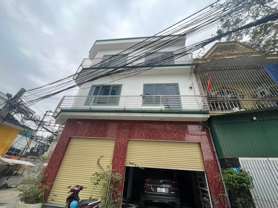 Nhà 3 Tầng Hưng Bình, Vinh 10 Triệu/Tháng - Vị Trí Đẹp, Ô Tô Đậu Cửa!