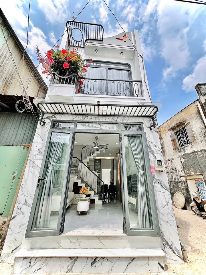 Nhà Quận Gò Vấp 4.899 tỷ - Hẻm xe hơi thông, Sổ hồng sẵn!