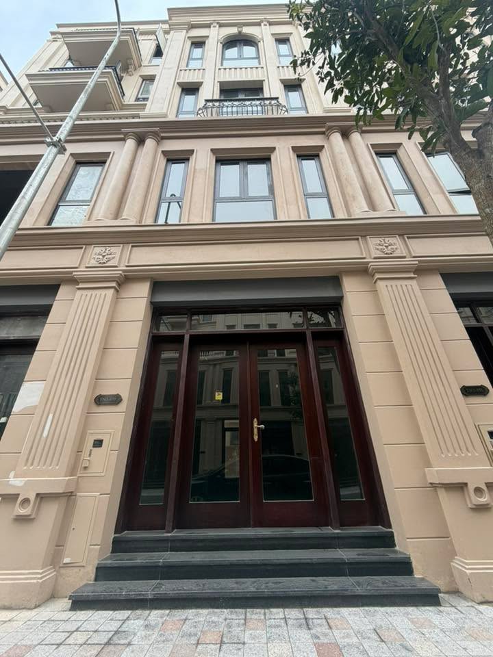 Nhà liền kề Vinhomes Global Gate 63m² - Vị trí đắc địa, kinh doanh sầm uất!