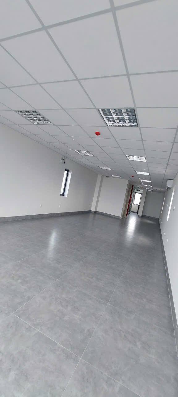 Văn phòng cho thuê Khúc Hạo 100m² giá 9 triệu - Giá thuê hợp lý!