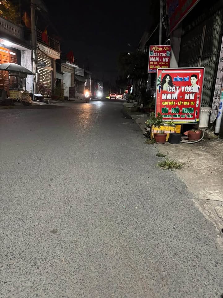 Nhà Phố Biên Hoà 2.5 tỷ - Mặt tiền kinh doanh sầm uất ngay chợ!