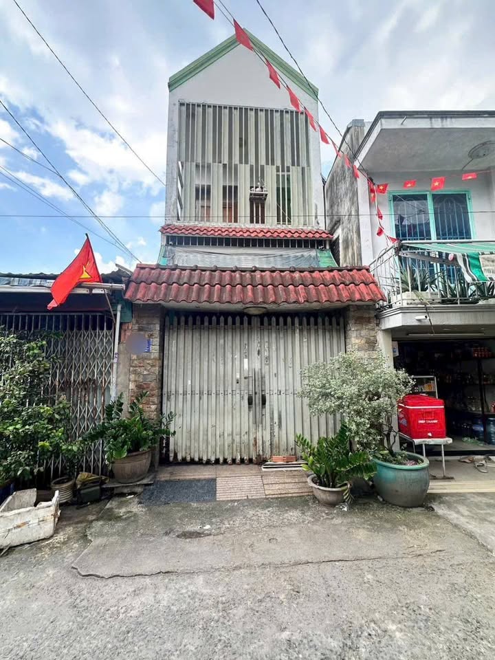 Nhà riêng Q12 73.9m² giá 5.5 tỷ - Sổ hồng sẵn, chính chủ!