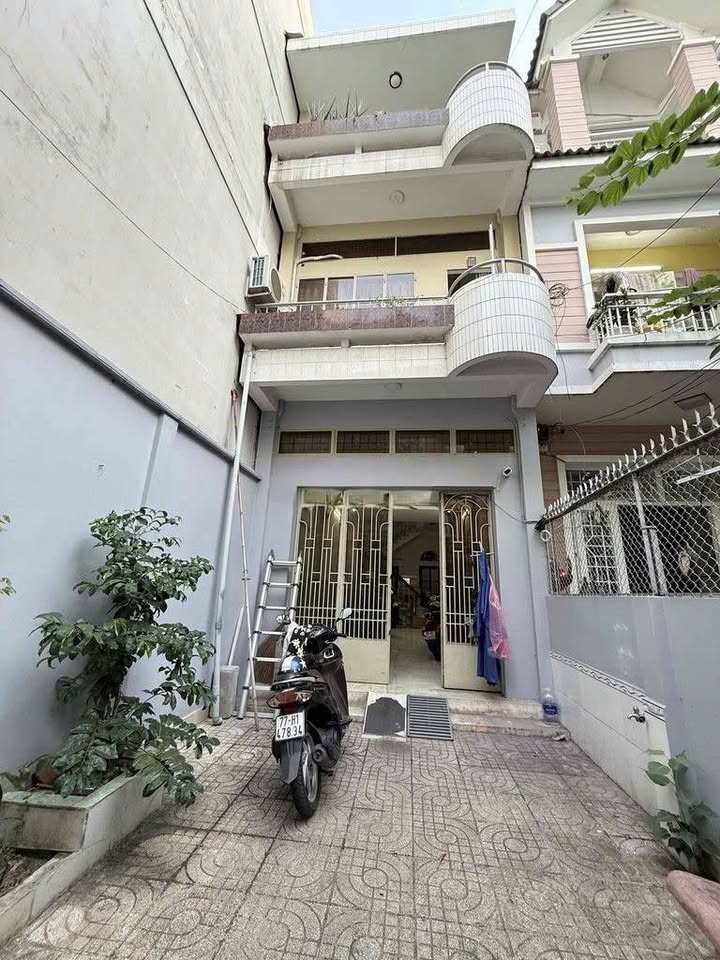 Nhà Cho Thuê 120m² Đào Duy Anh, Phú Nhuận - Thích hợp KD Căn Hộ Dịch Vụ