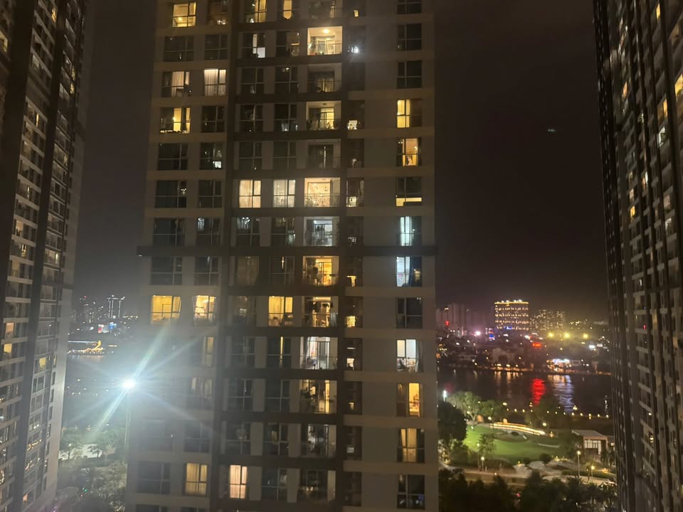 Căn hộ Vinhomes Central Park 57m² giá 7.7 tỷ - Sổ hồng sẵn tay!