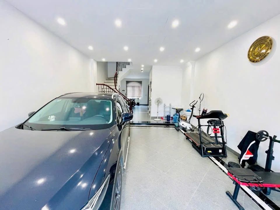 Nhà Phố Linh Đàm 85m² - Kinh Doanh Sầm Uất, Gara 7 Chỗ, Thang Máy