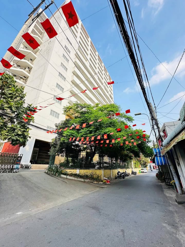 Nhà riêng Thủ Đức 30m² giá 2.9 tỷ - Sổ hồng sẵn, hẻm thông