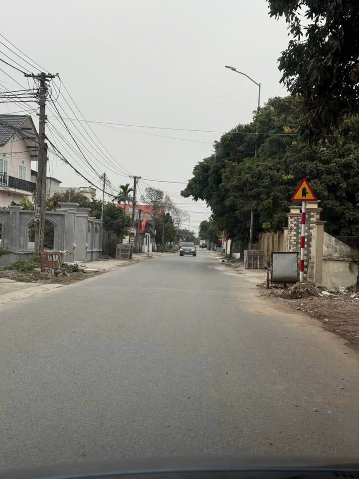 Bán Đất Mặt Tiền Trần Anh Tông, Uông Bí 125m² - Giá 2.x Tỷ