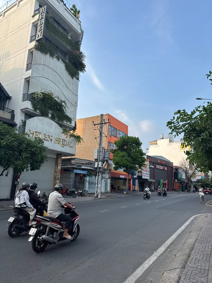 Nhà Tân Bình 55m² - 4 Tầng, Giá 5.05 Tỷ - Ngay Mũi Tàu Cộng Hòa - Trường Chinh