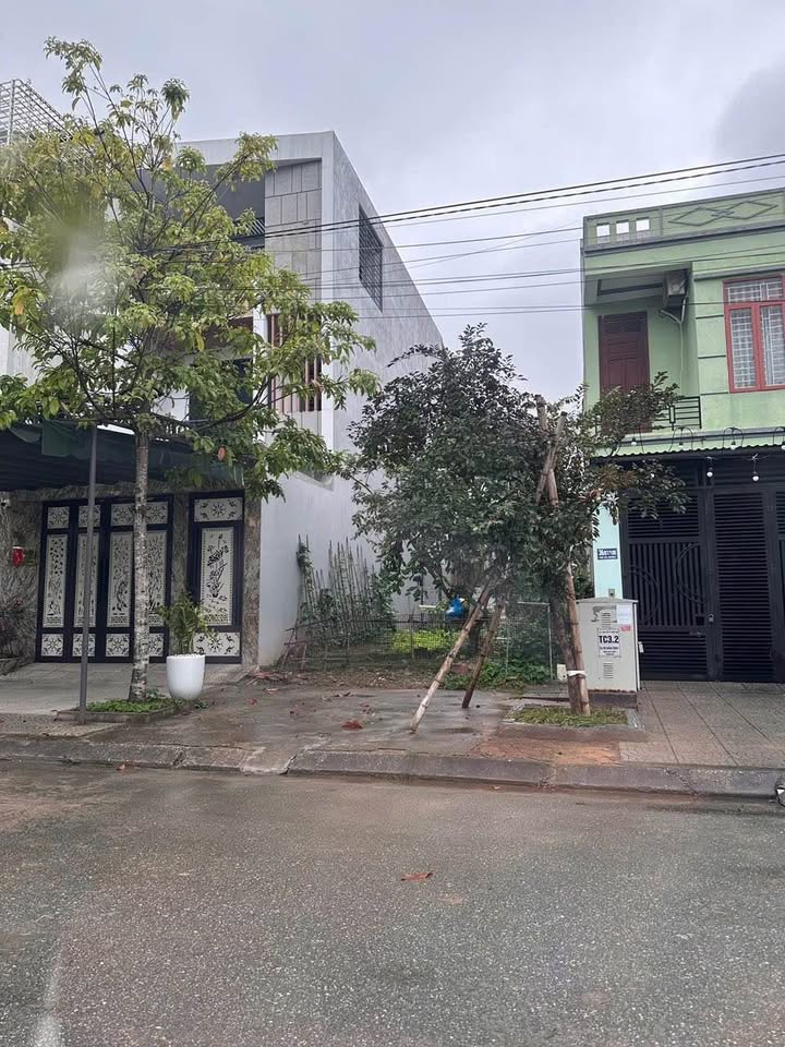 Đất nền MB5226 Đông Tiến 100m² giá 4.3 tỷ - Sổ đỏ chính chủ!