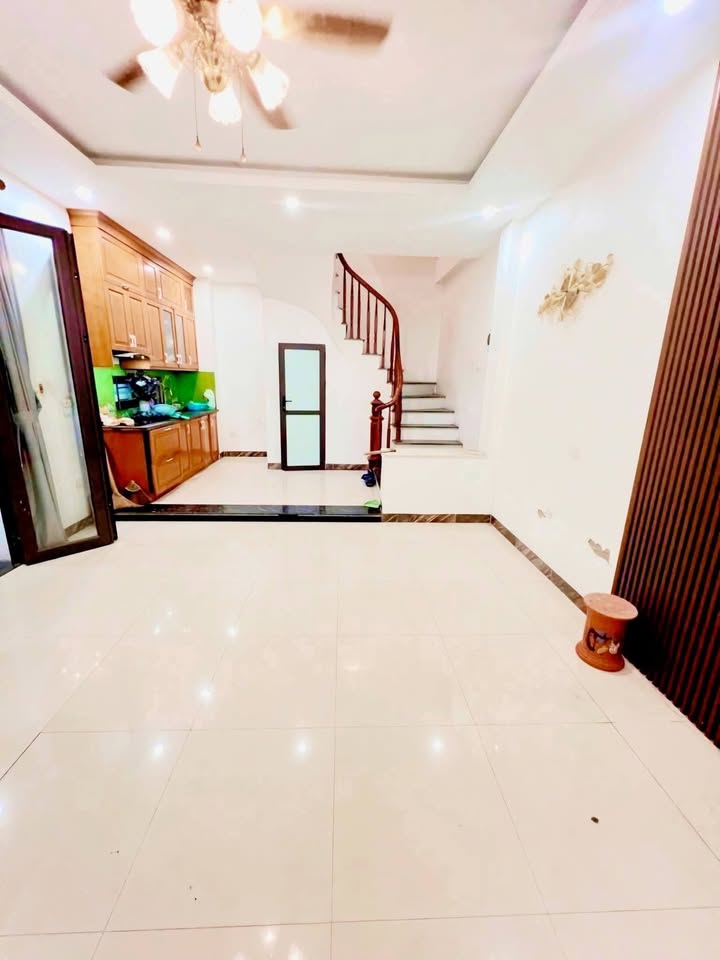 Bán nhà Việt Hưng Long Biên 37m² 6 tỷ - Sẵn sàng ở ngay!