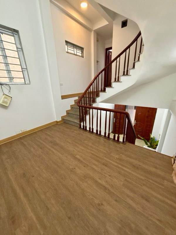 Bán nhà Hà Đông 33m² 5 tầng, lô góc, ô tô sát cửa - 6.x Tỷ