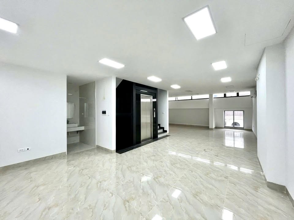 Cho thuê Nhà Hoàng Villas Hà Đông - 165m² x 5 Tầng, Thang Máy, Sẵn Sàng Ở Ngay