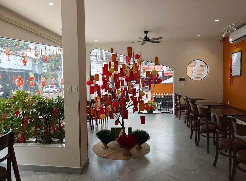 Sang nhượng Mặt bằng Kinh doanh 200m² MT NTMK, Nha Trang - Thương hiệu sẵn có, Giá 360 Triệu