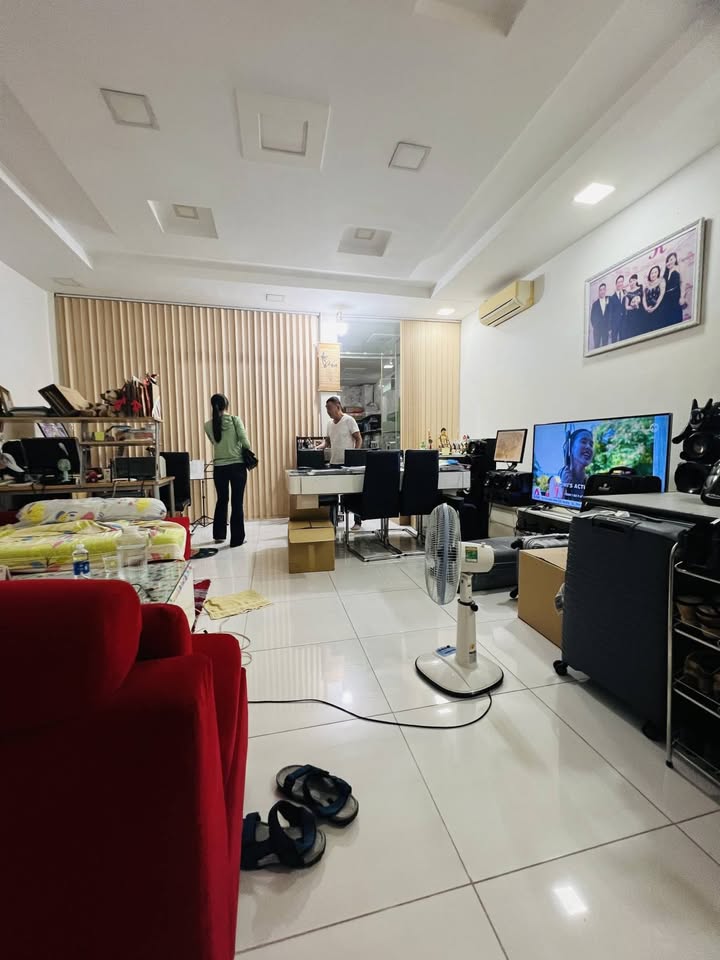 Nhà phố Nguyễn Bặc, Tân Bình 90m² - Vị trí đắc địa, giảm sâu 2 tỷ!