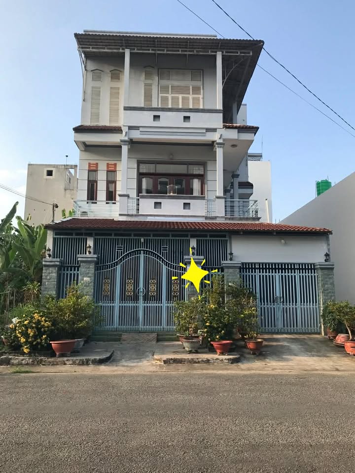 Nhà Mặt Tiền Tạ Quang Bửu, Rạch Giá - 250m² - 12 Tỷ - Kinh Doanh Đắc Lộc