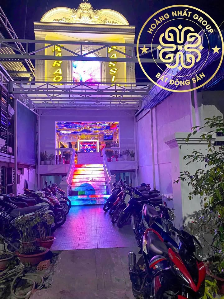 Bán Nhà Mặt Tiền Năm Căn 234m² Giá 8 Tỷ - Dòng Tiền 60 Triệu/Tháng!