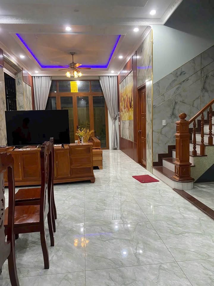 Bán nhà mặt tiền Long Bình Tân 247m² - Vị trí kinh doanh đắc địa