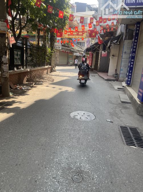 Đất nền Hoàng Mai 85m² 19 tỷ - Sổ đỏ chính chủ