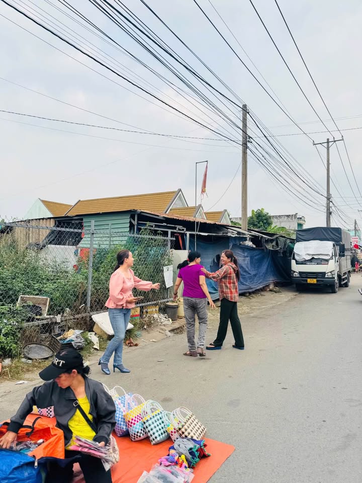 Đất nền Đức Hòa, Long An 125m² - Sổ đỏ chính chủ, kinh doanh ngay!