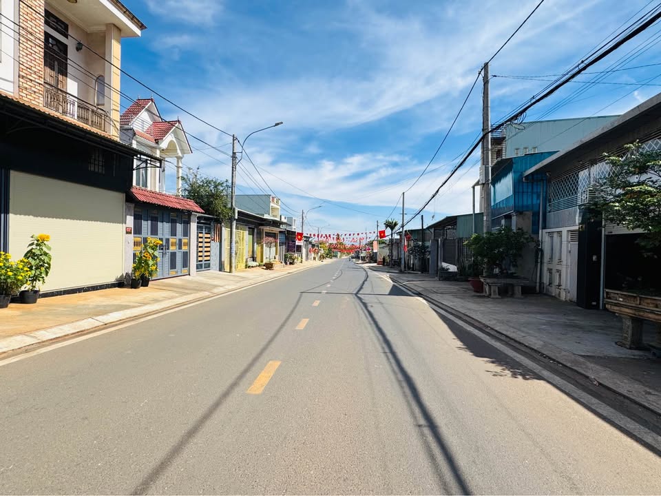 Đất mặt tiền Lạc Long Quân Pleiku 611m² 7.4 tỷ - Vị trí đắc địa!