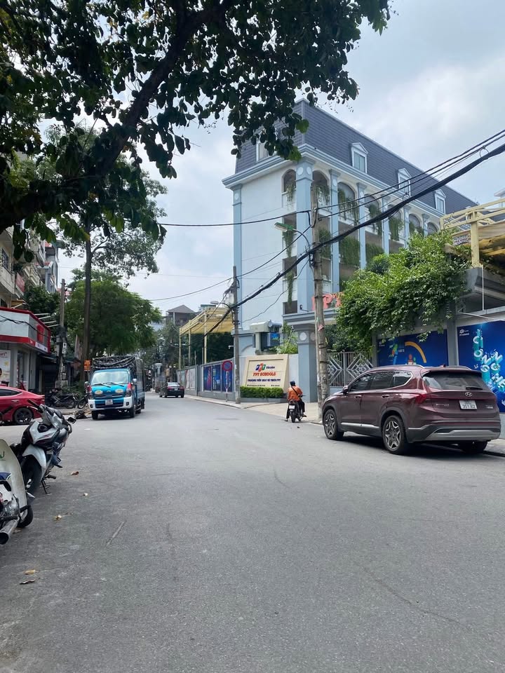 Nhà Phố Cầu Giấy 79m² - Lô Góc 3 Mặt Tiền, Kinh Doanh Đỉnh Cao!