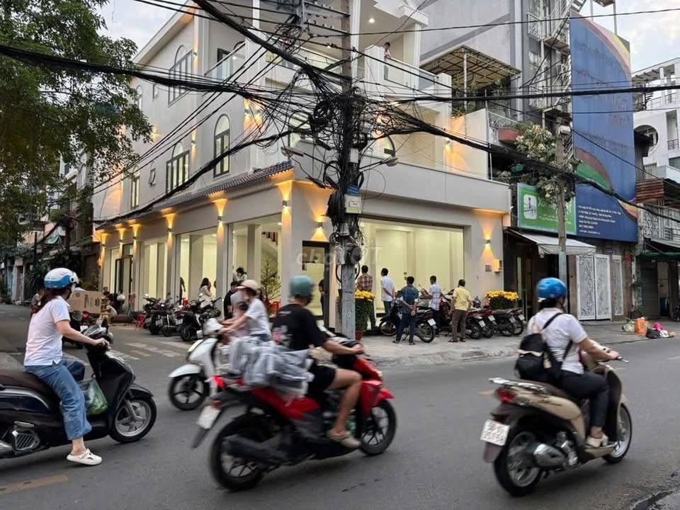 Nhà Phố 2 Mặt Tiền Huỳnh Thiện Lộc, Tân Phú 153m² - Mặt tiền kinh doanh đắc địa!