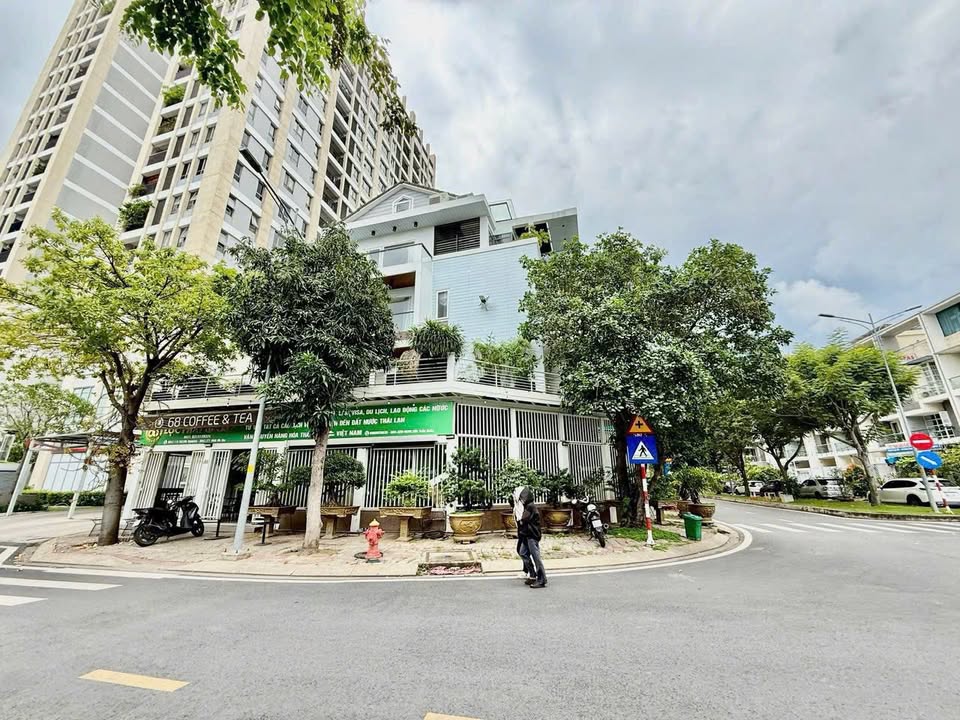 Nhà Phố Jamona Golden Silk Q7 147.7m² - Vị Trí Đắc Địa, Kinh Doanh Đỉnh!