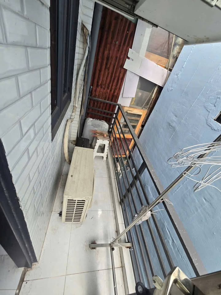 Nhà Nguyên Căn 8m² Đường Xóm Chiếu, Q4 - Giá 4 Triệu, Sẵn Sàng Ở Ngay