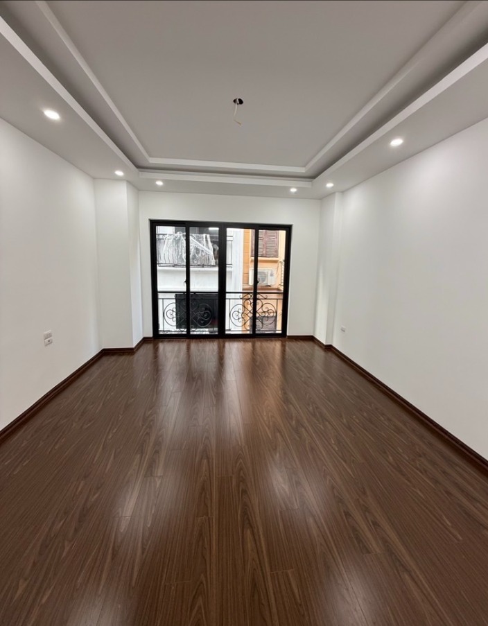 Bán nhà phố Khương Trung 35m² 9.8 tỷ - Ô tô vào nhà, có thang máy!