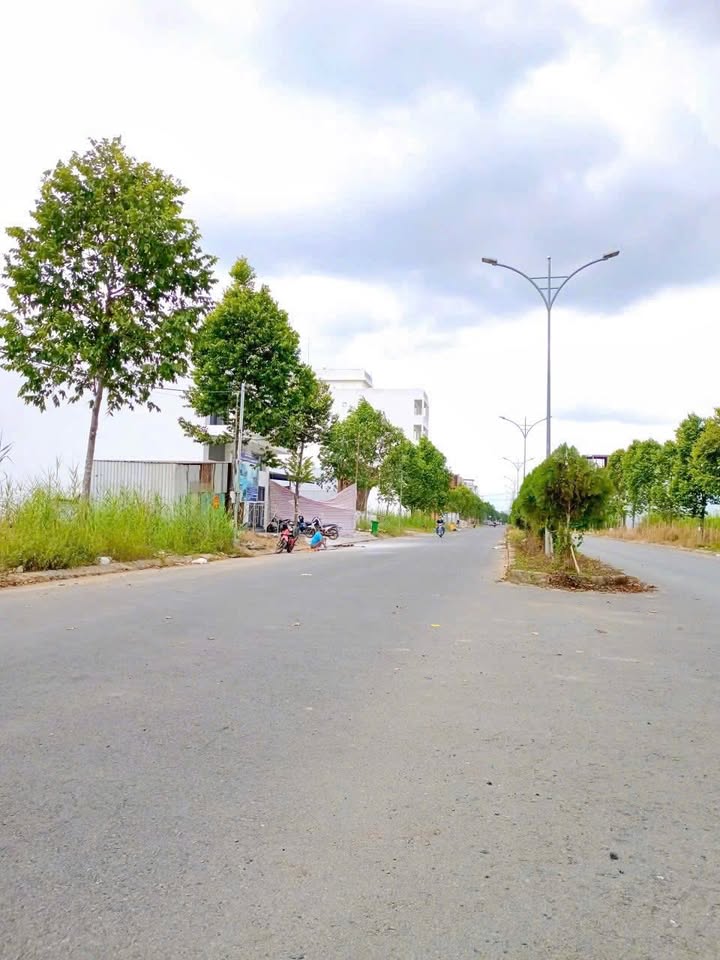 Bán Nền Mặt Tiền D1, KDC Hồng Loan 6A - 100m², 3.8 Tỷ, Kinh Doanh Sầm Uất