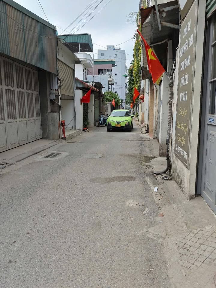 Nhà phố Long Biên 41m² - Ô tô vào tận nhà, sổ đỏ sẵn sàng!