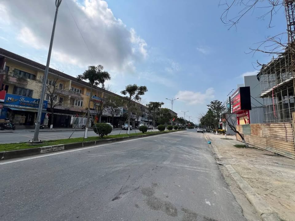 Đất Mặt Tiền Âu Lạc Huế 150m² Giá 10 Tỷ - Vị Trí Đắc Địa Kinh Doanh!