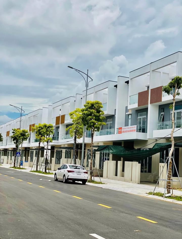 Nhà 3 tầng KĐT BGI Huế 105m² - Ô tô vào tận nhà