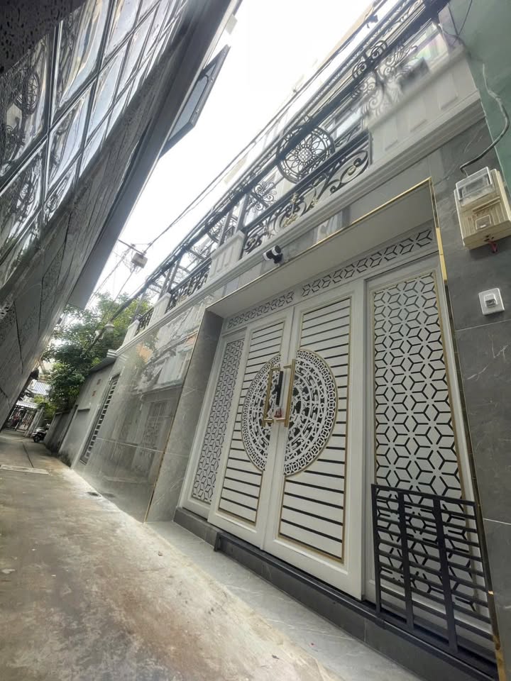 Nhà 3 lầu, 43m², P.1 Phú Nhuận - Nội thất cao cấp, tặng full đồ