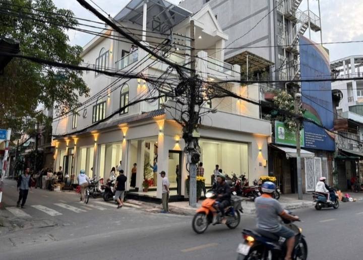 Cho thuê Mặt bằng góc 2MT Tân Phú 153m² - Kinh doanh đắc lợi