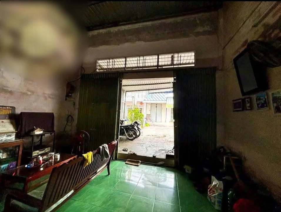 Bán Đất Tặng Nhà Mặt Tiền Nguyễn Thiện Năng, Cà Mau - 131.8m², 3 Tỷ Thương Lượng