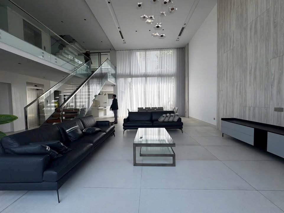 Cho thuê Villa 300m² Euro Villa 2, Đà Nẵng - Hồ bơi, 5PN, Nội thất đủ