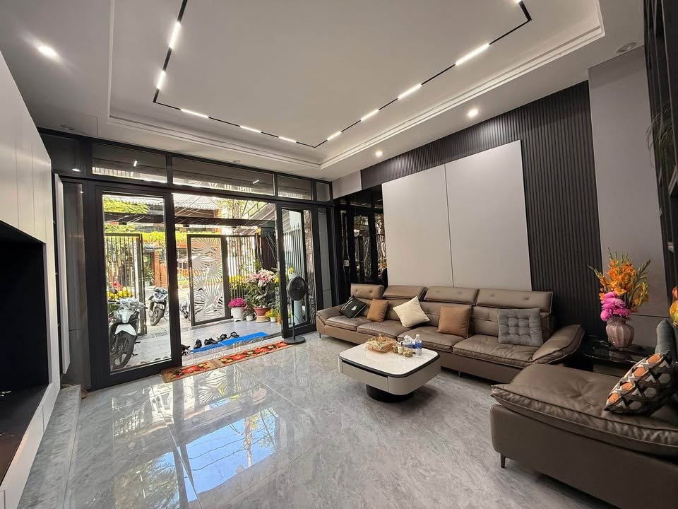 Cho Thuê Nhà 5 Tầng Mặt Tiền Phạm Hữu Kính, Đà Nẵng - Kinh Doanh/Ở Đều Tuyệt Vời