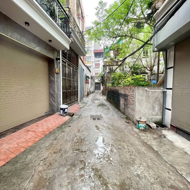 Nhà riêng Long Biên 40m² - Ô tô vào tận nhà, kinh doanh đỉnh!