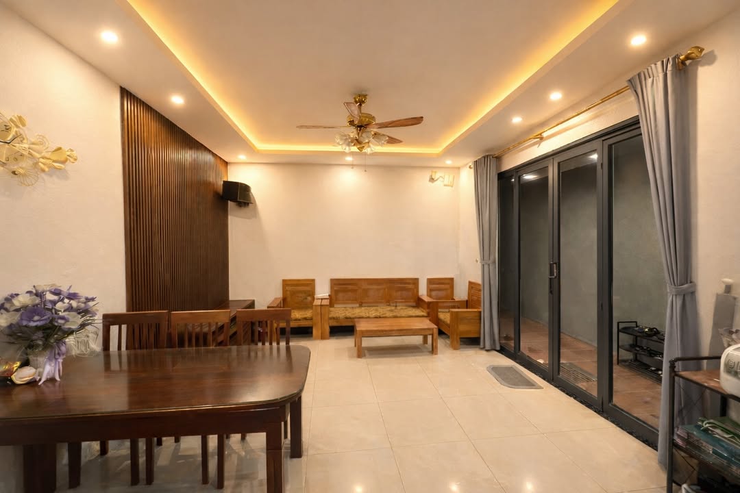 Nhà riêng Long Biên 37m² giá 6.x Tỷ - Full nội thất cao cấp!