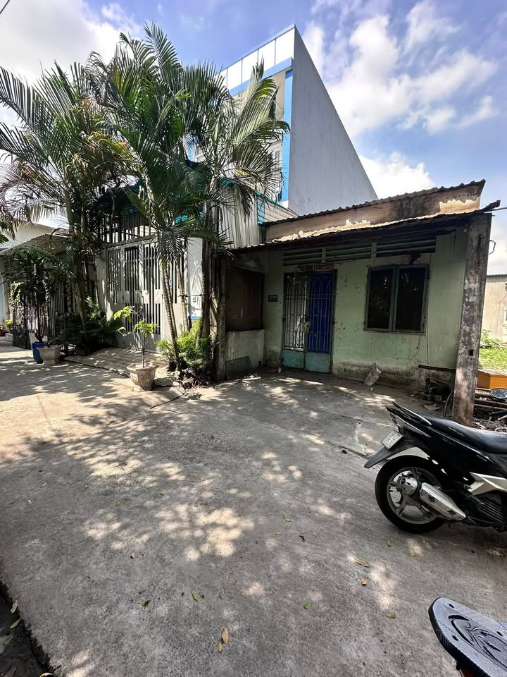 Bán Nhà Bà Điểm Hóc Môn 93m² Giá 2.55 Tỷ - Giá Tốt Hiếm Có!