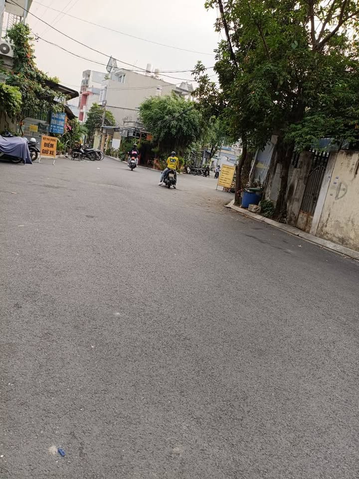 Nhà Phố Quận 12 100m² - Đầu tư sinh lời 10 triệu/tháng!