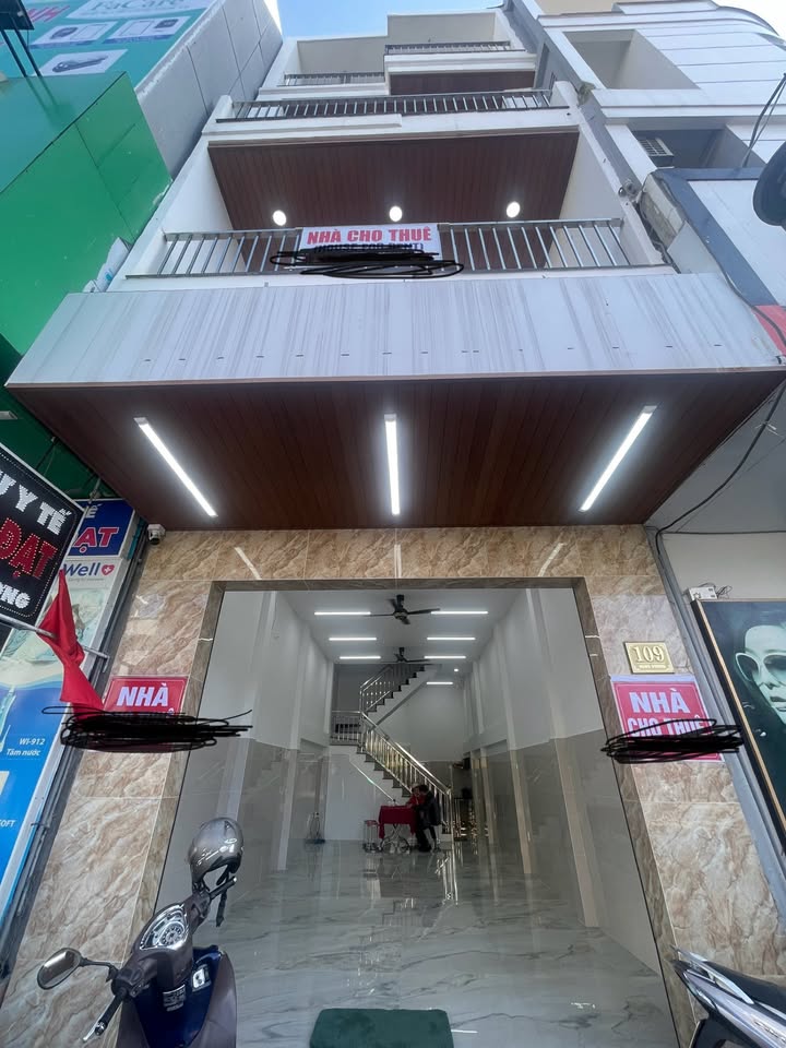 Cho Thuê Nhà 4 Tầng Mặt Tiền Hùng Vương, Hải Châu - 288m² Kinh Doanh Đắc Lộc