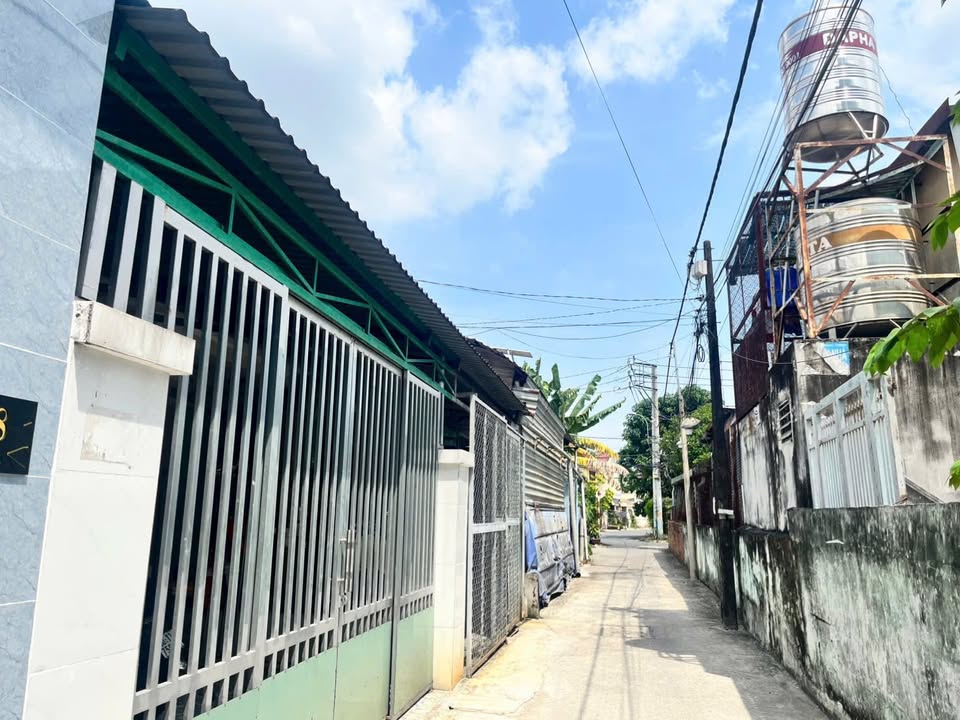 Nhà riêng Hóc Môn 88m² - Ô tô vào tận nhà, Sổ hồng sẵn!