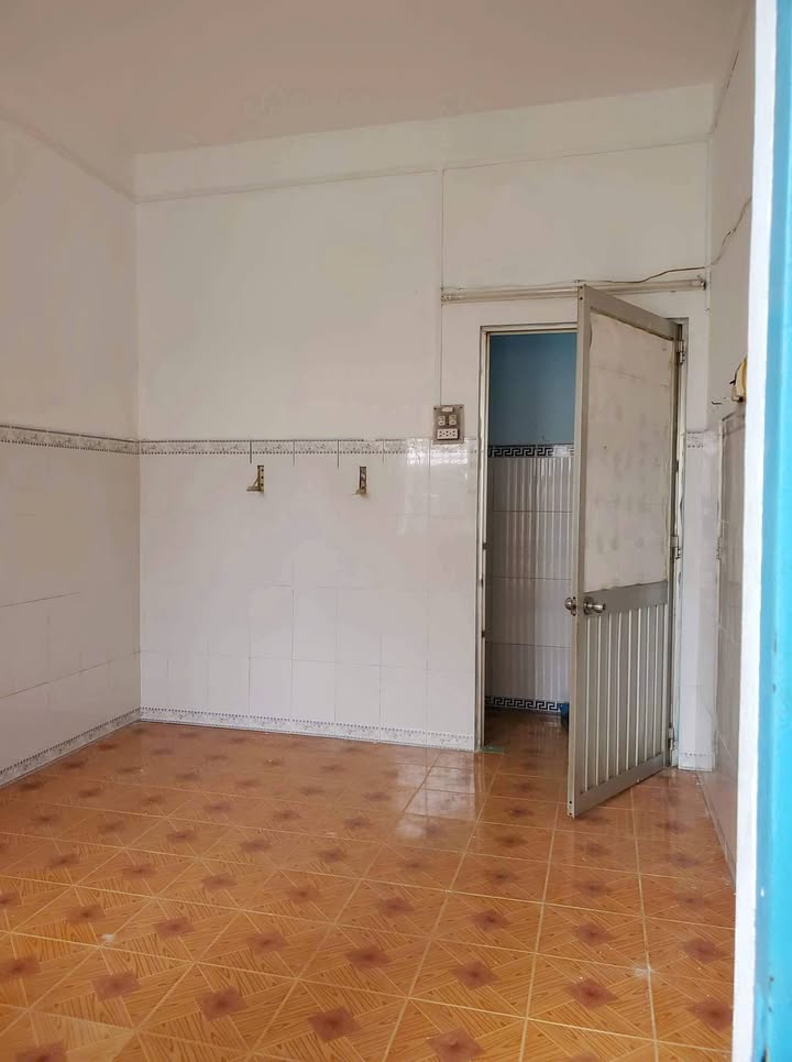 Cho thuê phòng trọ Tân Phú 2.19 triệu - Giờ giấc tự do, có ban công!