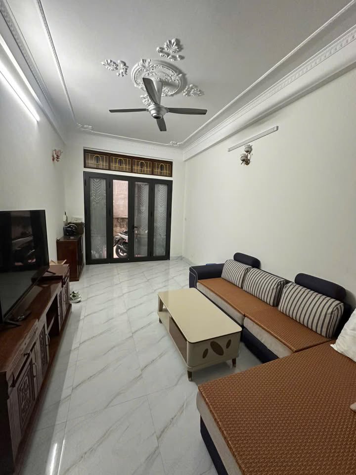 Nhà riêng Ngõ 75 Vĩnh Phúc Ba Đình 15 triệu - Full nội thất, vào ở ngay!