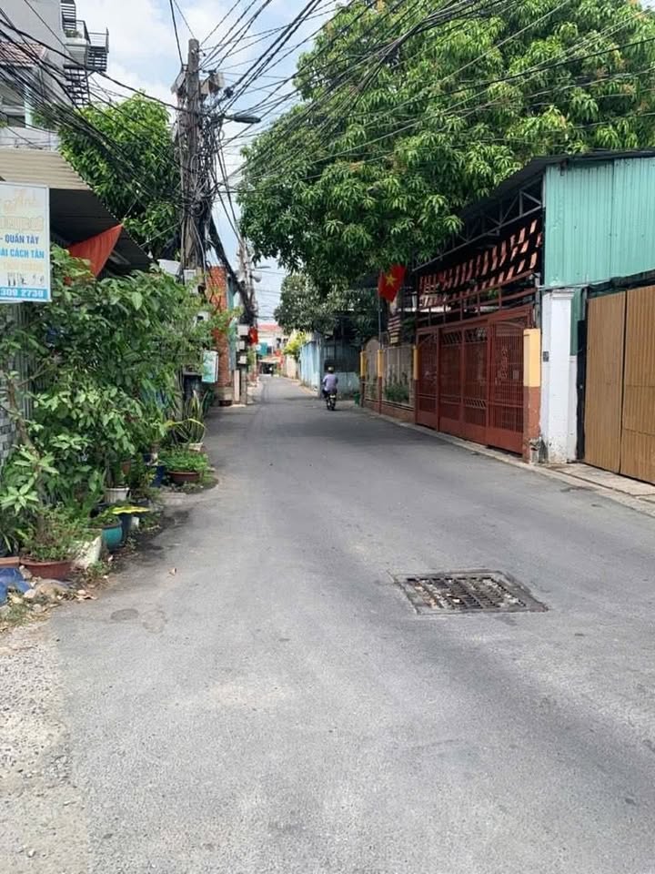 Nhà Phố Tây Hòa, Thủ Đức 200m² - Dòng Tiền Ổn Định 45 Triệu/Tháng!