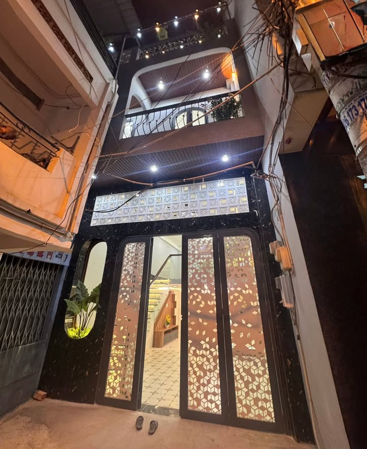 Nhà Quận 6 49m² Hậu Giang - Sẵn sàng ở ngay, giá 6.8 tỷ!